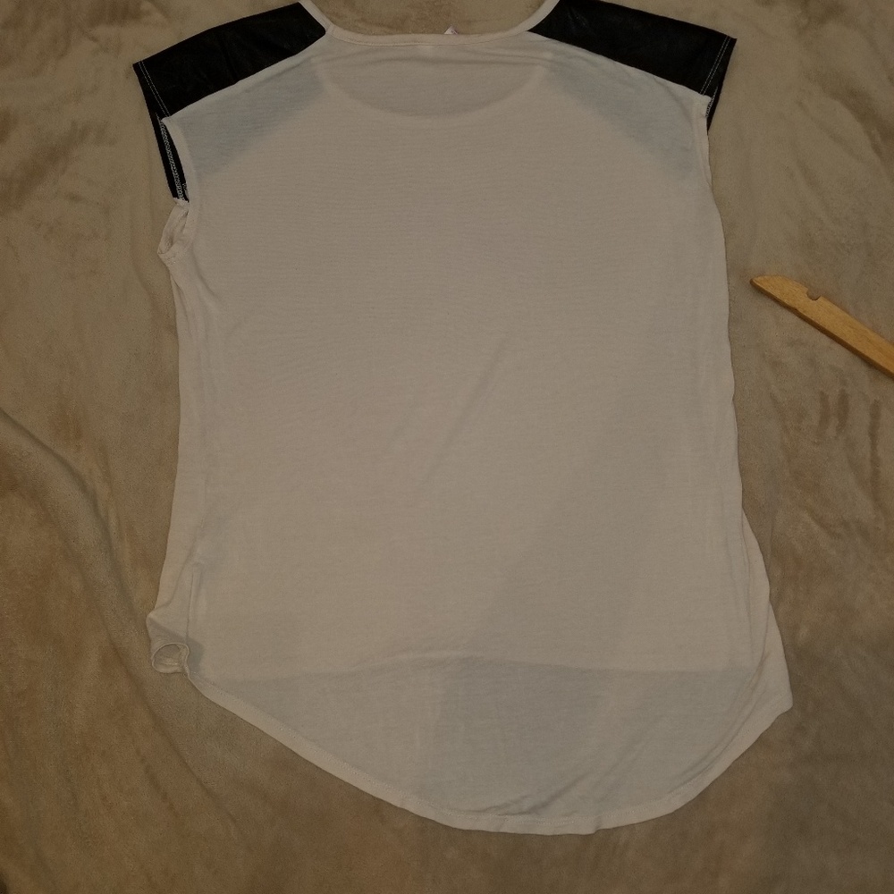 Top - Picture 2 of 2